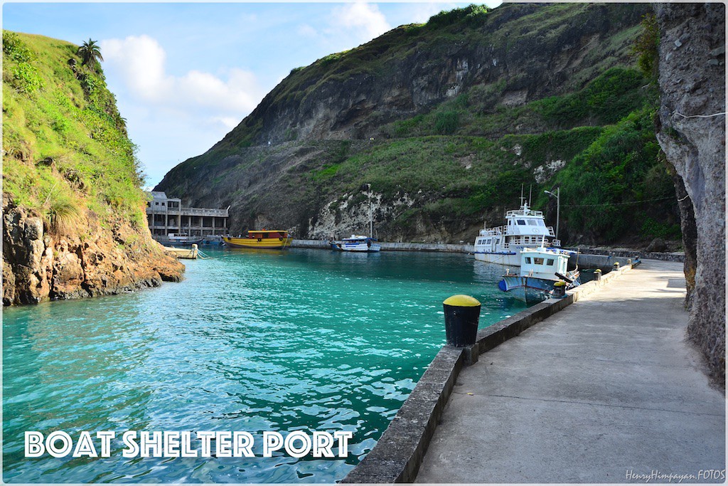 the boat shelter like the one of the water world