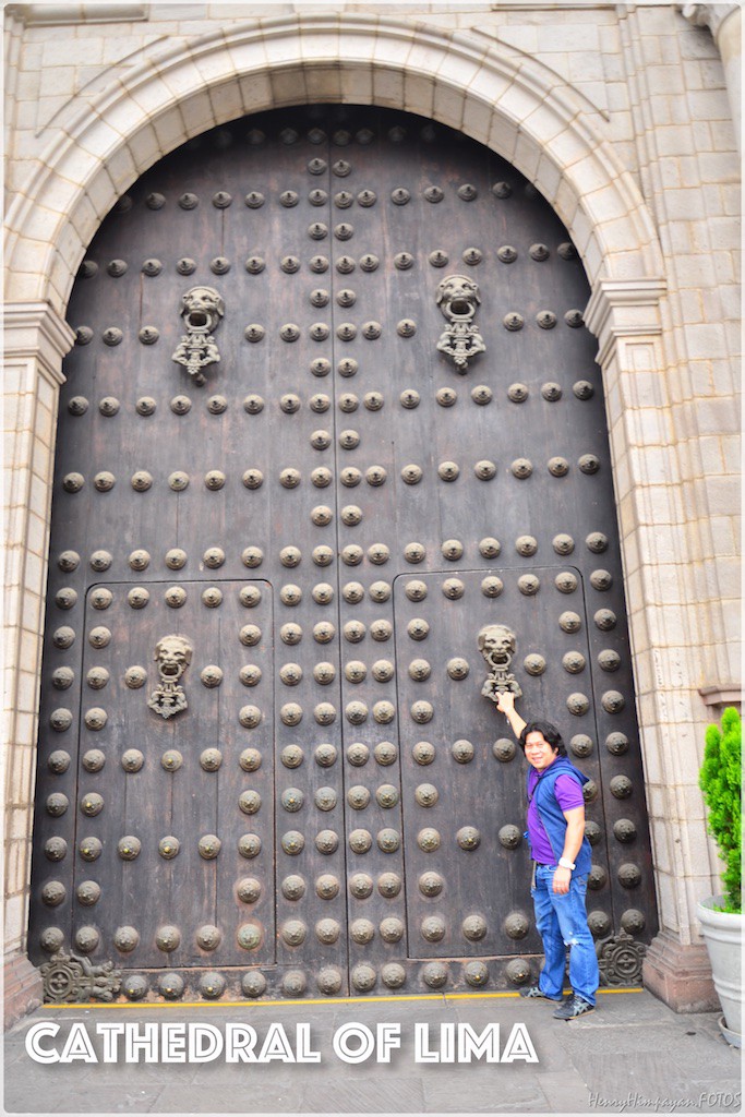 the huge door of the Cathedral of Lima