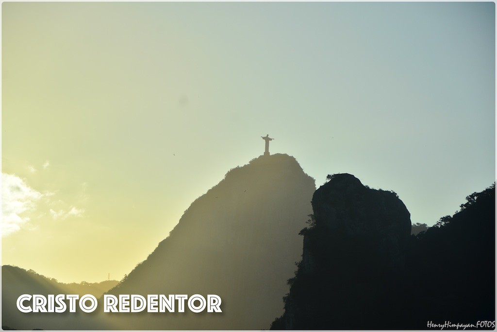 Cristo Redentor at sunrise