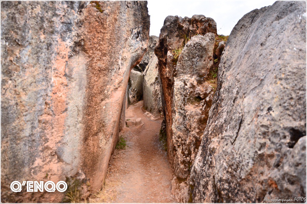 the rock formations of Q'enqo