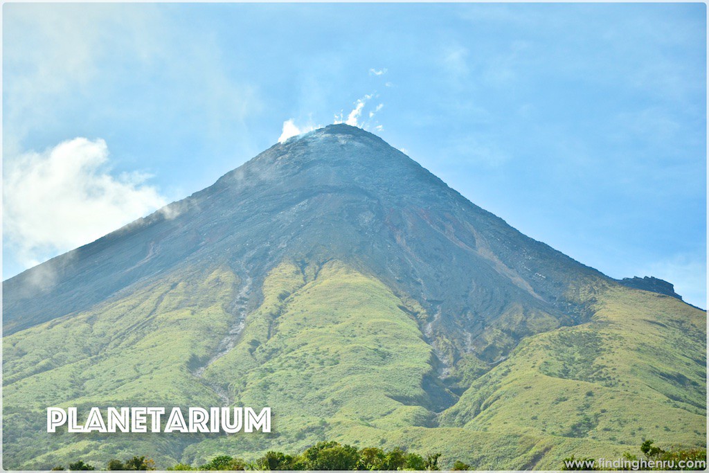 closer view of the Mayon, taken on our way to Planetarium