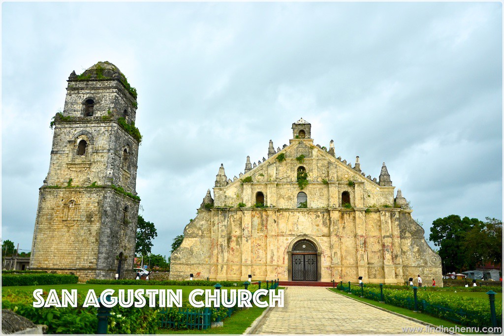 the front view of the San Agustin Church